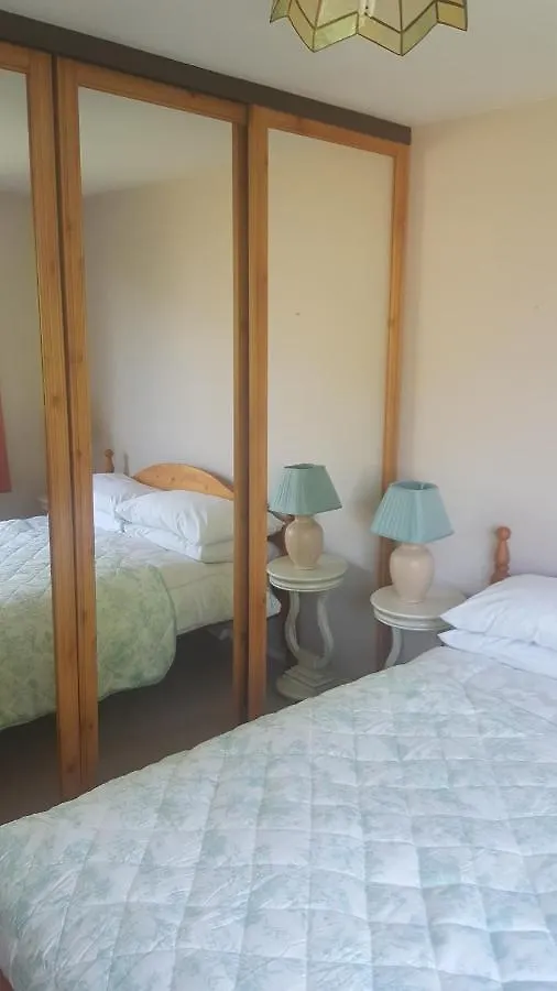 קאמברידג' 38 Cambanks 2 Double Bedroom Apartment
